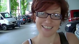 Public im Parkhaus